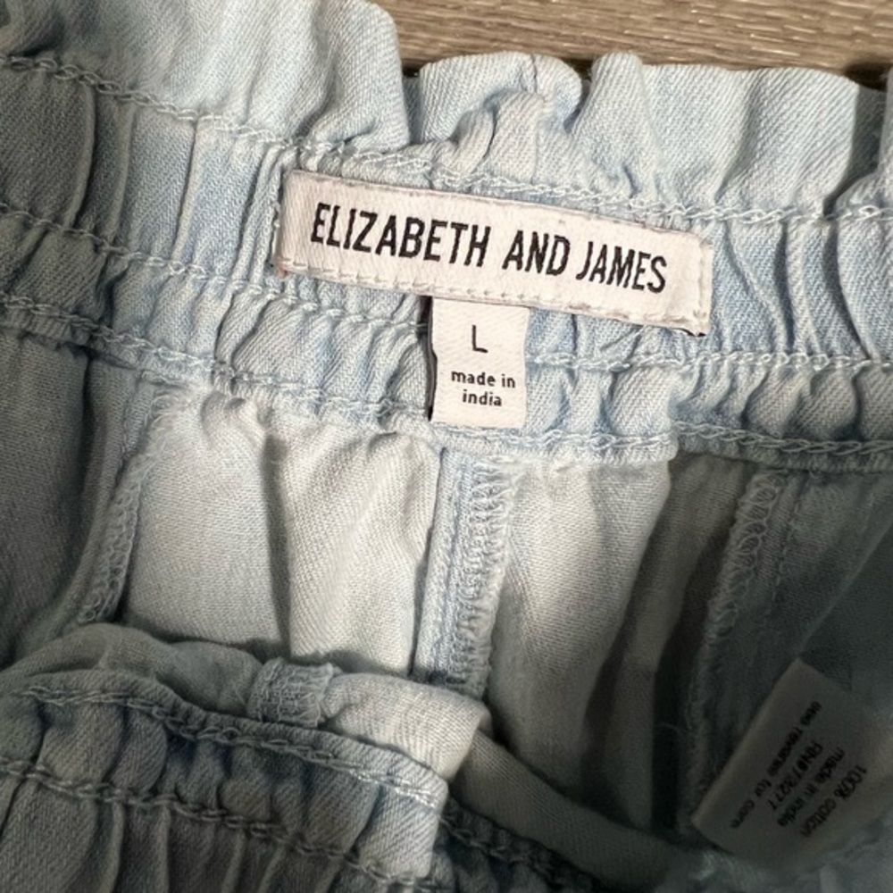 Elizabeth and‎ James Women Shorts- Large - Picture 6 of 8